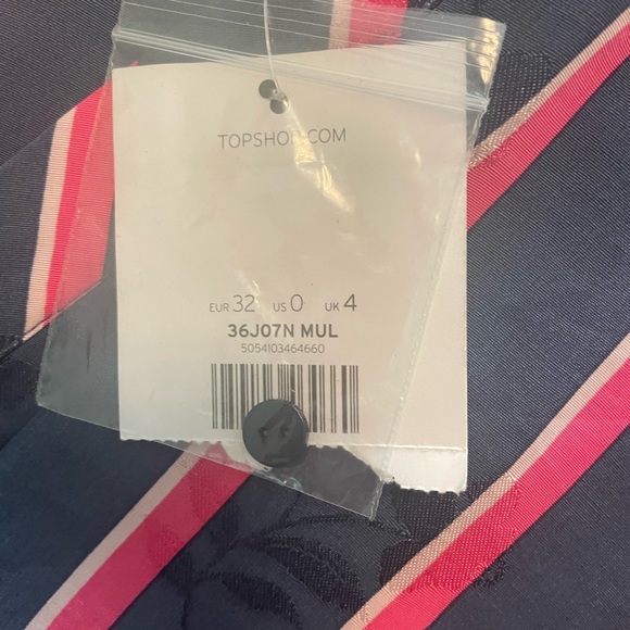 TOPSHOP pink and dark blue romper with floral designs - Picture 4 of 5